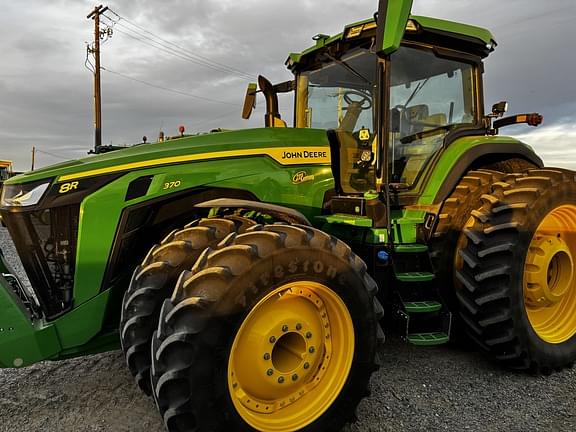 Image of John Deere 8R 370 equipment image 1