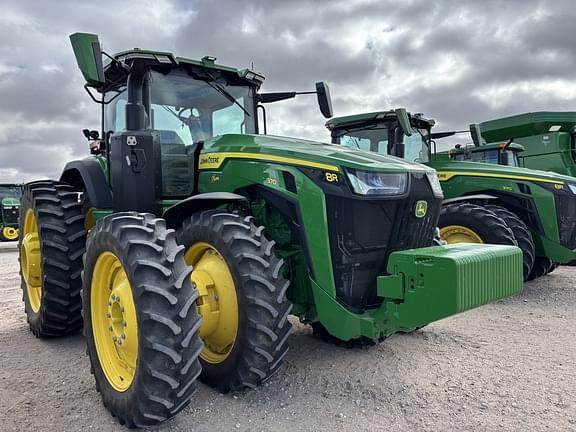 Image of John Deere 8R 370 equipment image 2