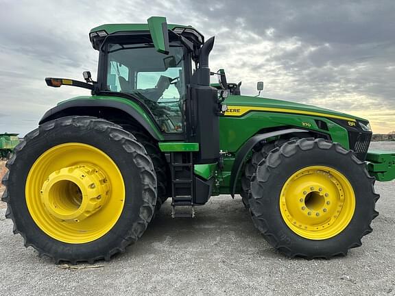 Image of John Deere 8R 370 Primary image