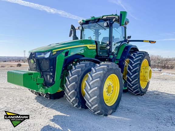 2023 John Deere 8R 370 Equipment Image0