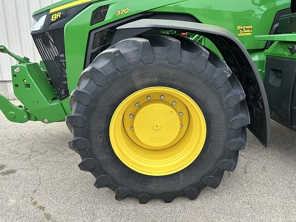 Image of John Deere 8R 370 equipment image 4