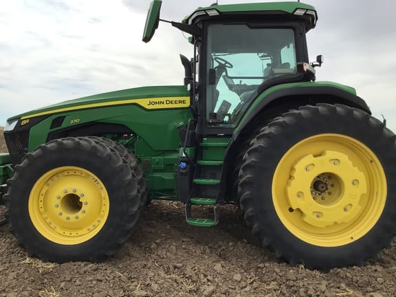 2023 John Deere 8R 370 Image