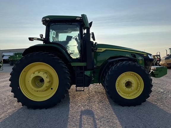 Image of John Deere 8R 370 equipment image 3