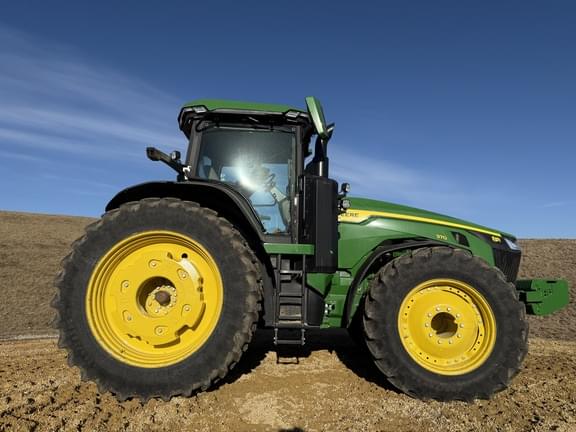 Image of John Deere 8R 370 equipment image 4