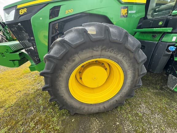 Image of John Deere 8R 370 equipment image 1