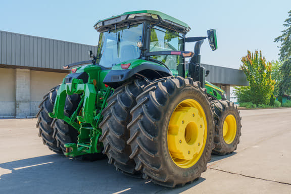 Image of John Deere 8R 370 equipment image 4
