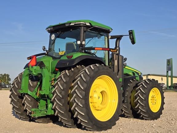 Image of John Deere 8R 370 equipment image 4