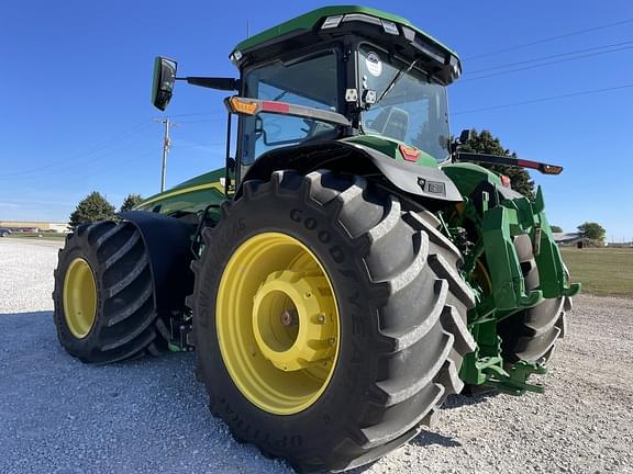 Image of John Deere 8R 370 equipment image 4