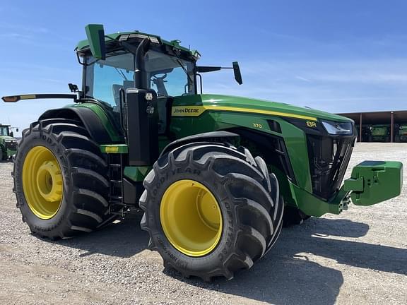 Image of John Deere 8R 370 equipment image 1