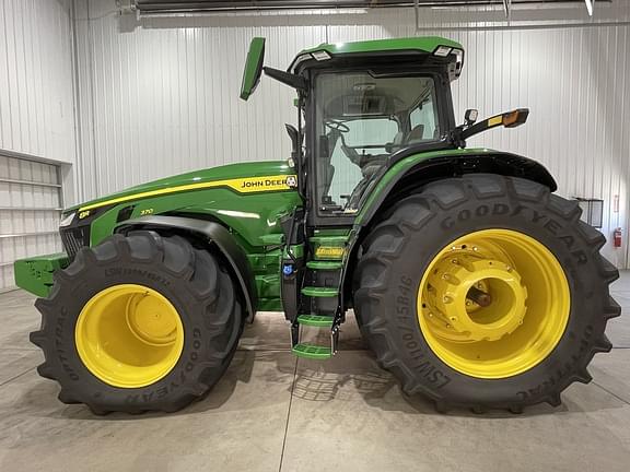 Image of John Deere 8R 370 equipment image 2