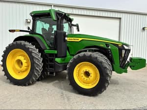 2023 John Deere 8R 370 Image