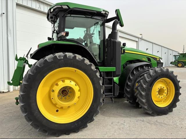 Image of John Deere 8R 370 equipment image 2