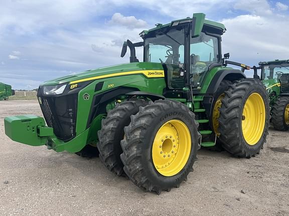 Image of John Deere 8R 370 equipment image 2
