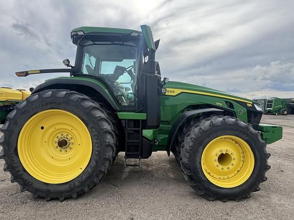 Image of John Deere 8R 370 equipment image 4