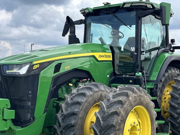 Image of John Deere 8R 370 equipment image 3
