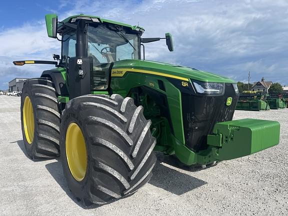 Image of John Deere 8R 370 equipment image 2