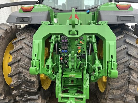 Image of John Deere 8R 370 equipment image 4