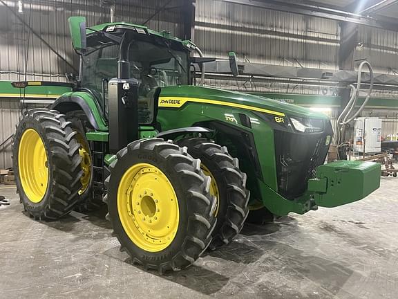 Image of John Deere 8R 370 equipment image 4