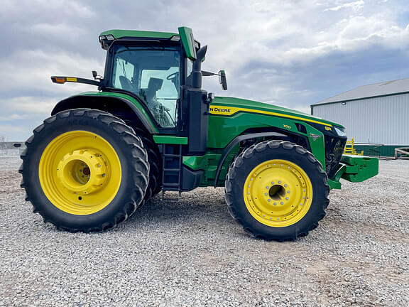 Image of John Deere 8R 370 equipment image 3