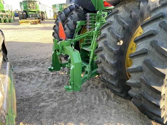 Image of John Deere 8R 370 equipment image 2