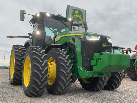 2023 John Deere 8R 370 Equipment Image0