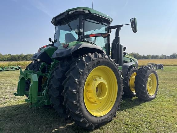 Image of John Deere 8R 370 equipment image 4