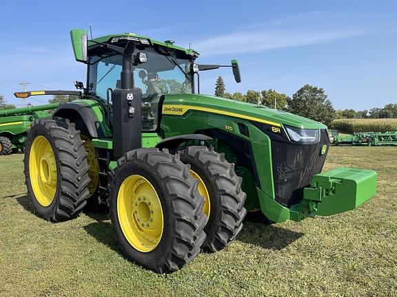 Image of John Deere 8R 370 equipment image 2