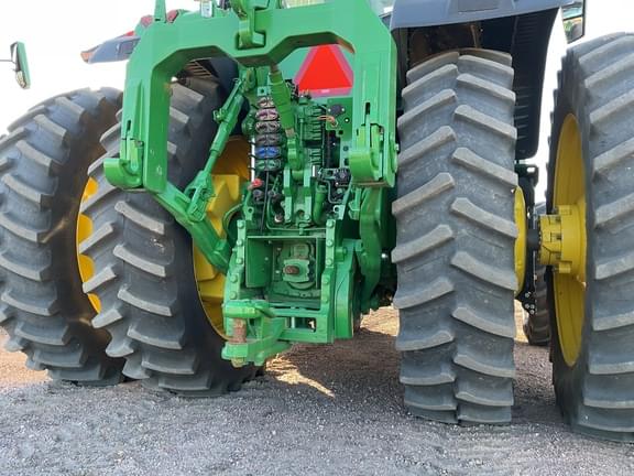 Image of John Deere 8R 370 equipment image 4