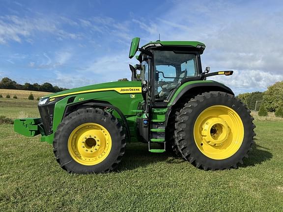 Image of John Deere 8R 370 equipment image 1