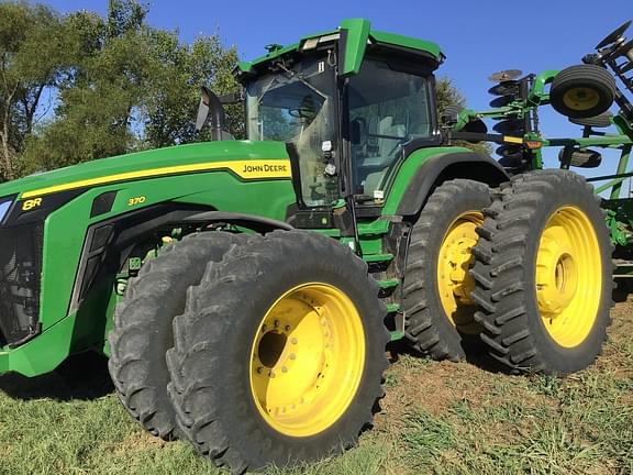 Image of John Deere 8R 370 equipment image 3