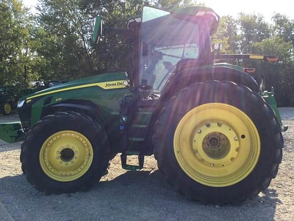 Image of John Deere 8R 370 equipment image 2