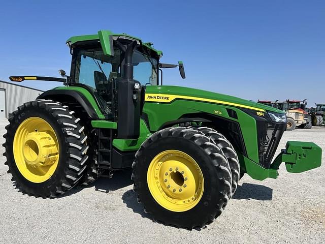 Image of John Deere 8R 370 equipment image 1