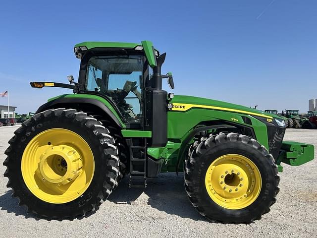 Image of John Deere 8R 370 equipment image 3