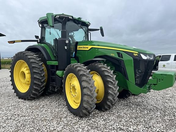 Image of John Deere 8R 370 equipment image 1