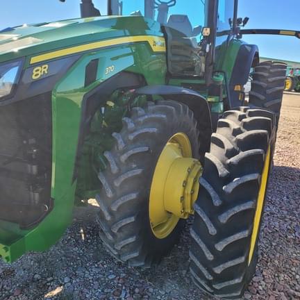 Image of John Deere 8R 370 equipment image 2