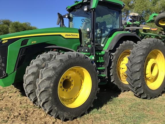 Image of John Deere 8R 370 equipment image 3