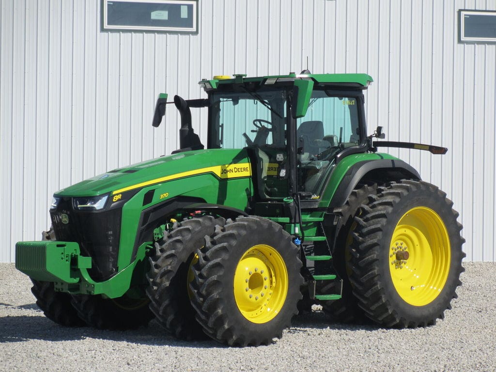 2023 John Deere 8R 370 Equipment Image0