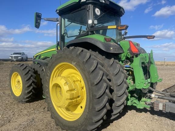 Image of John Deere 8R 370 equipment image 2