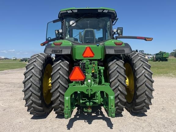 Image of John Deere 8R 370 equipment image 4
