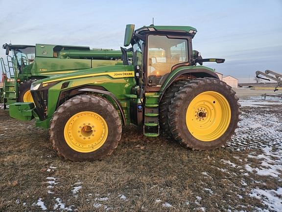 Image of John Deere 8R 370 equipment image 1