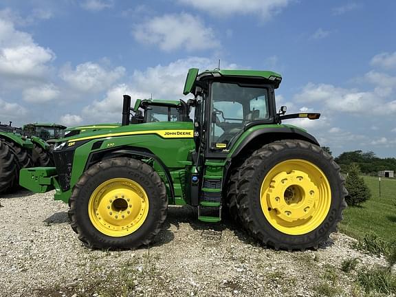 Image of John Deere 8R 370 equipment image 2