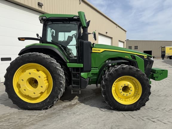 Image of John Deere 8R 370 equipment image 1