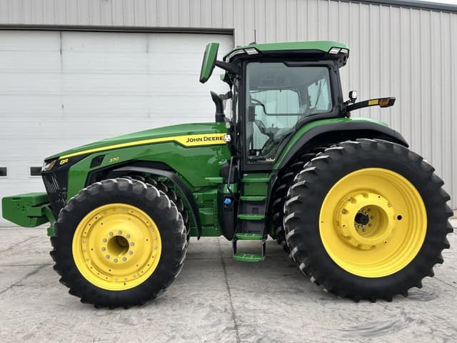 Image of John Deere 8R 370 equipment image 2