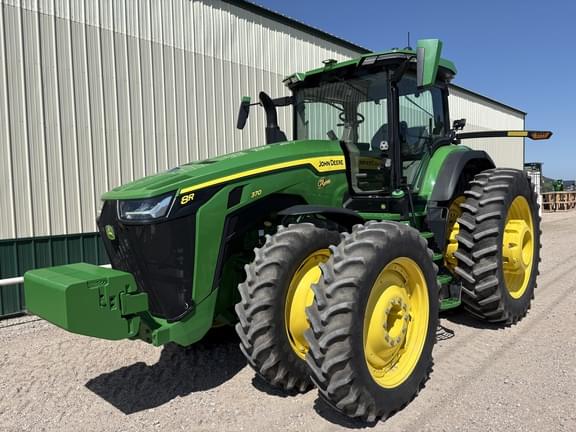 Image of John Deere 8R 370 equipment image 2