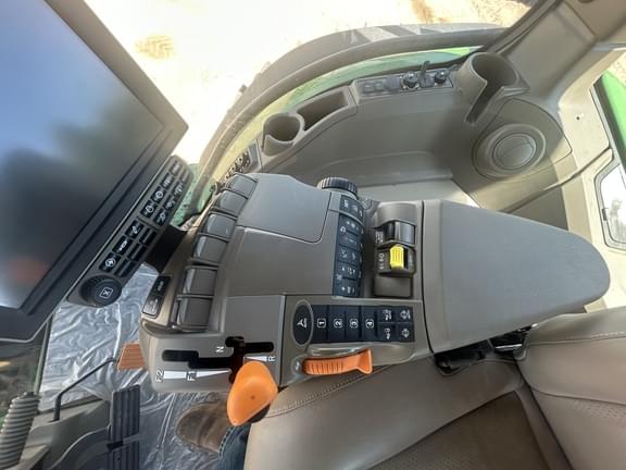 Image of John Deere 8R 370 equipment image 1