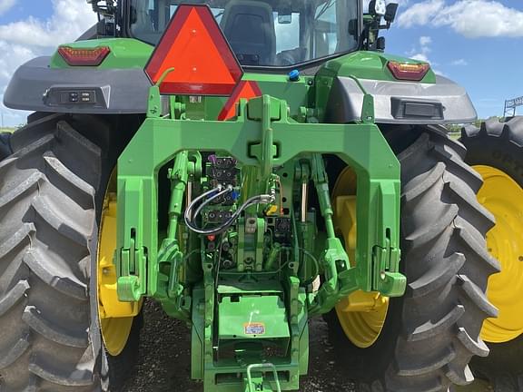 Image of John Deere 8R 370 equipment image 4