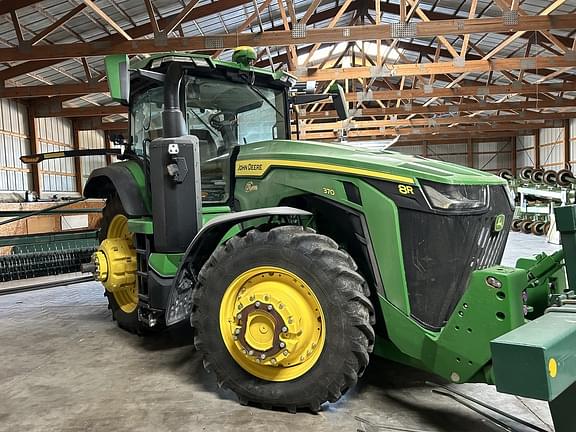 Image of John Deere 8R 370 equipment image 3