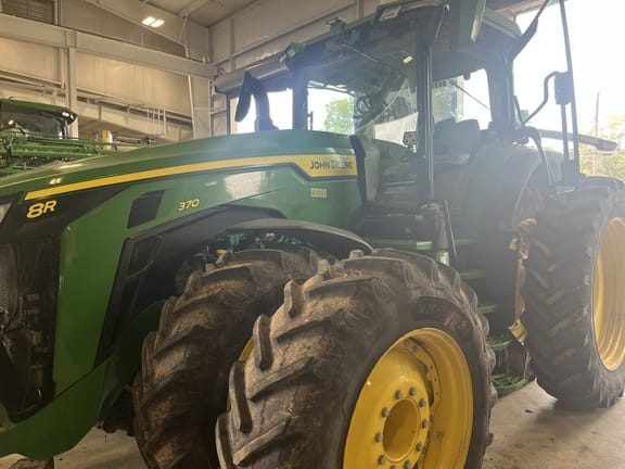2023 John Deere 8R 370 Equipment Image0