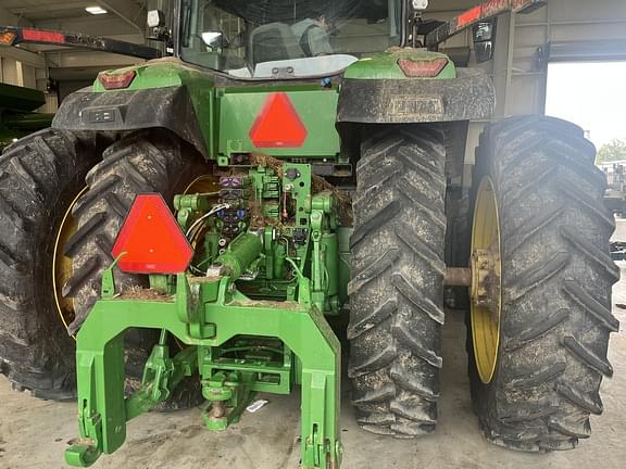 Image of John Deere 8R 370 equipment image 4