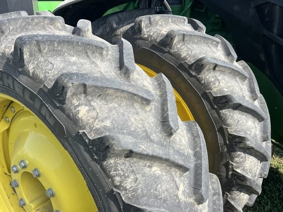 Image of John Deere 8R 370 equipment image 1